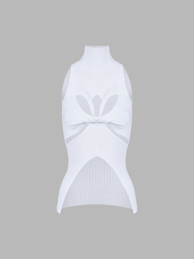 Top de canalé con aberturas